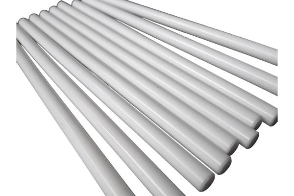How does the fracture toughness of alumina ceramics affect its long-term stability in high-stress mechanical seals?